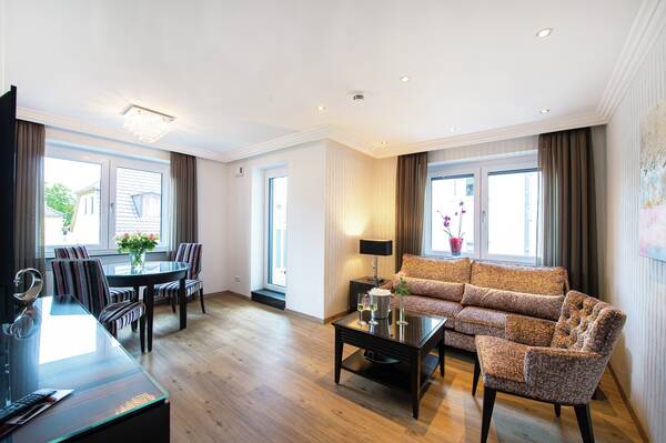Design-Appartements Kategorie 5 im Neubau - zur Stadt/Straßenseite gelegen